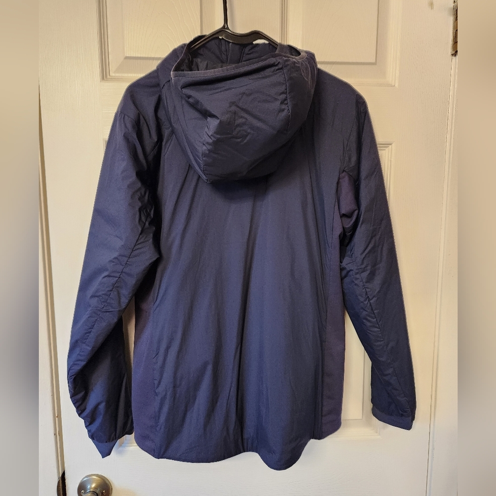 Arc’teryx Atom LT Women’s Hooded Jacket – Womens – Medium - Picture 2 of 5